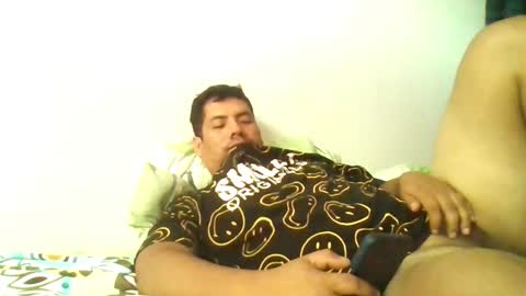 angeldavid90 online show from February 26, 2026, 12:04 pm