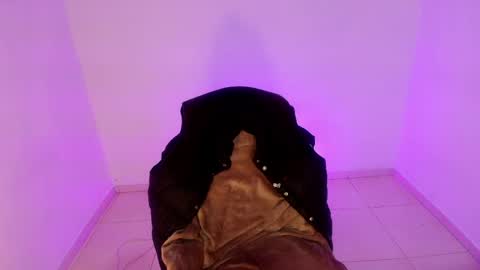 angele online show from April 19, 2026, 7:27 pm