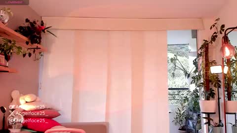 . online show from October 18, 2025, 9:48 pm