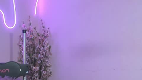 Carolina online show from February 9, 2025, 1:11 am