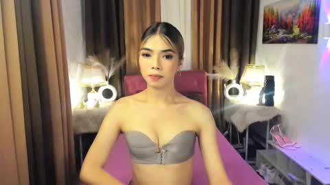 MISS PAU online show from September 18, 2025, 1:13 pm
