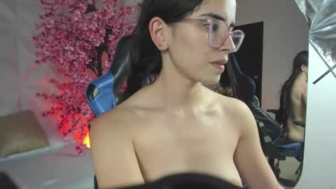 Snapshot of angelica_dymond chatting on December 10, 2024, 10:05 pm A N G E L I C A online show from December 10, 2024, 10:05 pm