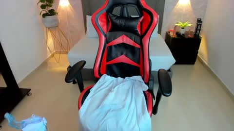 Snapshot of angelica_dymond chatting on January 30, 2025, 3:08 pm A N G E L I C A online show from January 30, 2025, 3:08 pm