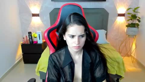 Snapshot of angelica_dymond chatting on February 5, 2025, 12:06 pm A N G E L I C A online show from February 5, 2025, 12:06 pm