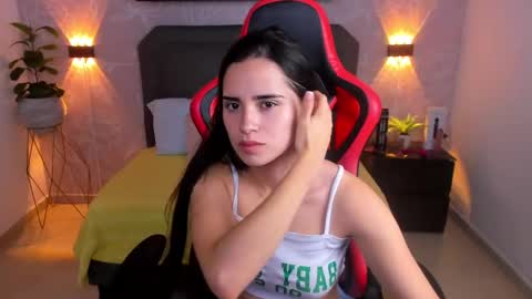 Snapshot of angelica_dymond chatting on February 7, 2025, 12:06 pm A N G E L I C A online show from February 7, 2025, 12:06 pm