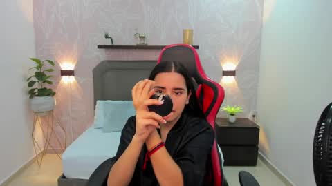 Snapshot of angelica_dymond chatting on March 1, 2025, 12:12 pm A N G E L I C A online show from March 1, 2025, 12:12 pm