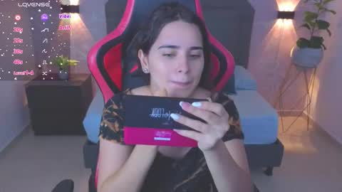 Snapshot of angelica_dymond chatting on September 10, 2025, 12:05 pm A N G E L I C A online show from September 10, 2025, 12:05 pm