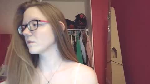 AngelicAngel online show from April 1, 2026, 4:46 am