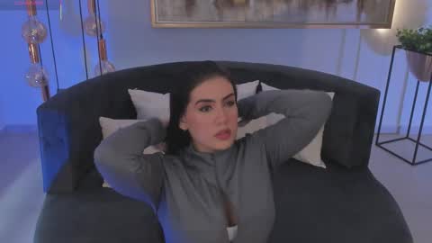  Angelica Vega  online show from October 9, 2025, 7:12 pm