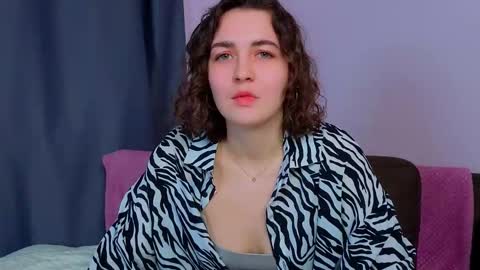 Snapshot of angelichatheway chatting on February 19, 2026, 6:48 pm Roxi online show from February 19, 2026, 6:48 pm