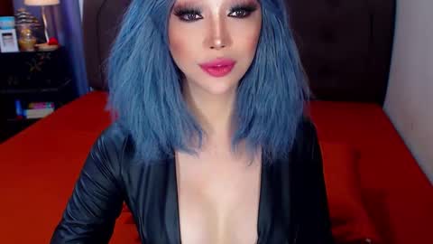 MS. AMALIA online show from December 21, 2025, 5:03 am