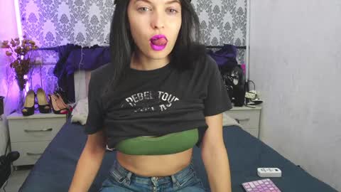 Angelika Rouge online show from September 19, 2025, 3:56 pm