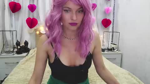 Snapshot of angelika_rouge chatting on June 17, 2026, 3:46 pm Angelika Rouge online show from June 17, 2026, 3:46 pm