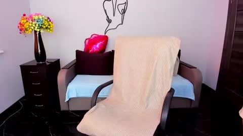 Angelina online show from March 7, 2025, 6:57 am