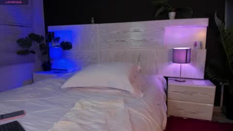 angelina_hilton online show from April 23, 2026, 11:42 am