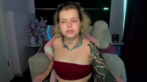 angelina_meaw online show from August 3, 2026, 8:24 am