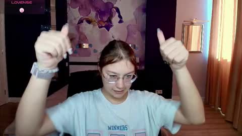 AngelinaLow online show from October 21, 2025, 11:33 am