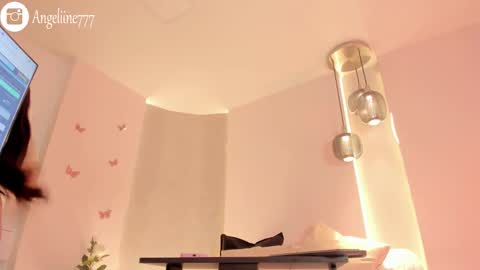 Angeline  online show from October 20, 2025, 1:22 pm