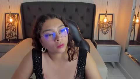 Snapshot of angelinemore chatting on February 24, 2026, 8:29 pm ANGELINE online show from February 24, 2026, 8:29 pm