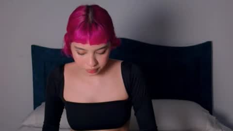 Angelinhaa  online show from December 3, 2025, 2:41 am