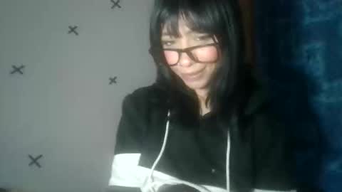 angelita_33 online show from November 1, 2025, 10:01 pm