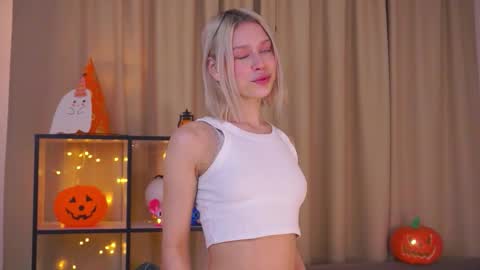 Ennie online show from November 2, 2025, 8:44 pm