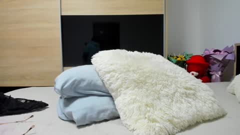 KrystyYo online show from March 9, 2026, 5:22 am