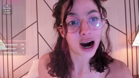 Snapshot of angell_bell chatting on January 18, 2025, 6:21 pm Angel online show from January 18, 2025, 6:21 pm