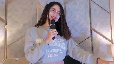 Snapshot of angell_bell chatting on March 8, 2025, 3:24 pm Angel online show from March 8, 2025, 3:24 pm