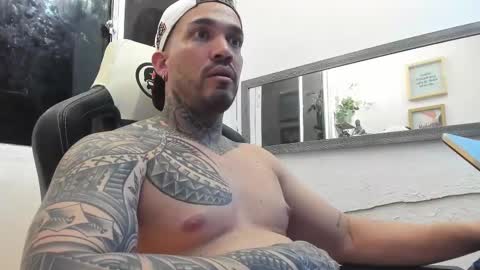 angellatino0 online show from February 13, 2025, 7:03 am
