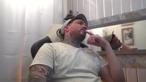 Snapshot of angellatino0 chatting on October 16, 2025, 7:09 am angellatino0 online show from October 16, 2025, 7:09 am