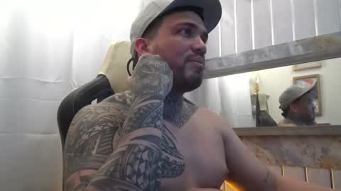 Snapshot of angellatino0 chatting on October 19, 2025, 7:09 am angellatino0 online show from October 19, 2025, 7:09 am