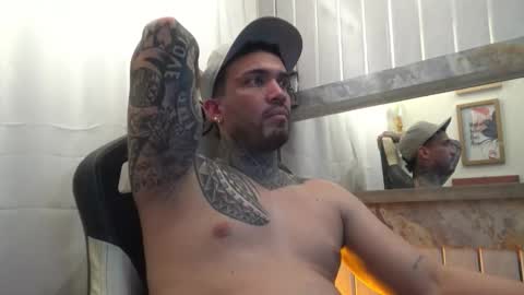 Snapshot of angellatino0 chatting on October 24, 2025, 3:25 am angellatino0 online show from October 24, 2025, 3:25 am