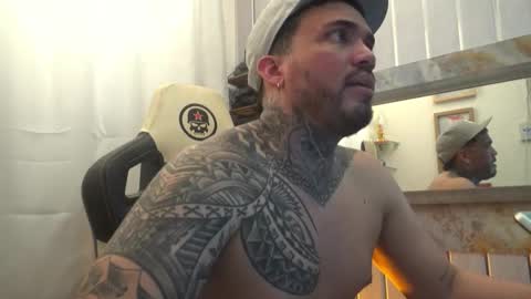 Snapshot of angellatino0 chatting on November 22, 2025, 6:01 am angellatino0 online show from November 22, 2025, 6:01 am