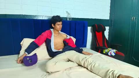 Angelldustt  online show from October 29, 2025, 12:18 pm