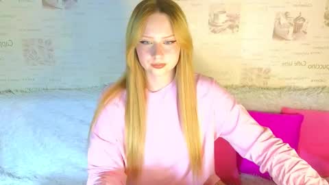 Cutie online show from September 19, 2025, 1:12 pm