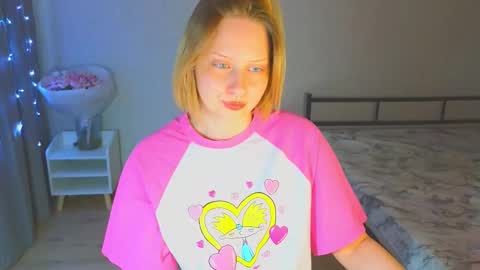 Cutie online show from November 7, 2025, 9:09 am