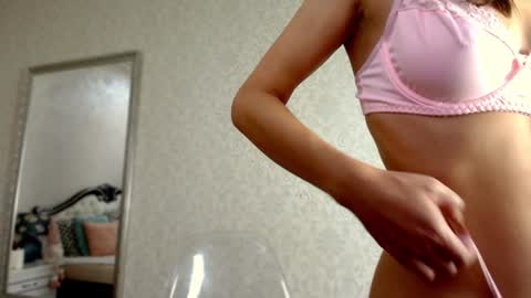 Snapshot of angelmarryy chatting on December 7, 2024, 7:27 am Natalia online show from December 7, 2024, 7:27 am