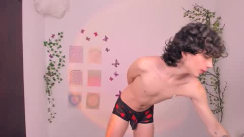 Snapshot of angelo_duarte chatting on September 18, 2025, 6:32 pm Angel online show from September 18, 2025, 6:32 pm