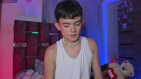 Snapshot of angelocute_ chatting on January 17, 2025, 9:06 am Angelo I work from home this is my room online show from January 17, 2025, 9:06 am