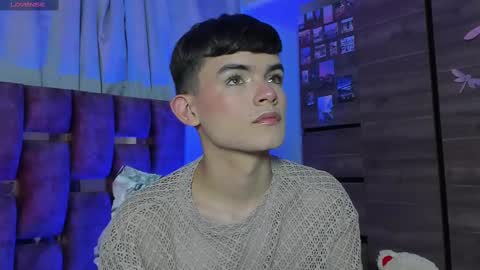 Snapshot of angelocute_ chatting on February 13, 2025, 5:48 am Angelo I work from home this is my room online show from February 13, 2025, 5:48 am