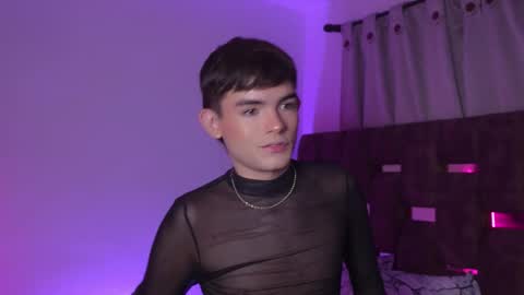 Snapshot of angelocute_ chatting on September 14, 2025, 5:39 am Angelo I work from home this is my room online show from September 14, 2025, 5:39 am