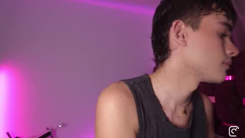 Snapshot of angelocute_ chatting on September 17, 2025, 6:48 am Angelo I work from home this is my room online show from September 17, 2025, 6:48 am