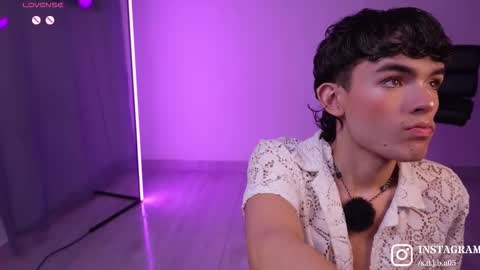 Angelo I work from home this is my room  online show from March 5, 2026, 3:13 am