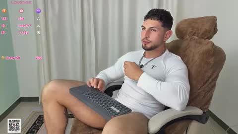 Angelo Ferro online show from September 18, 2025, 2:02 am