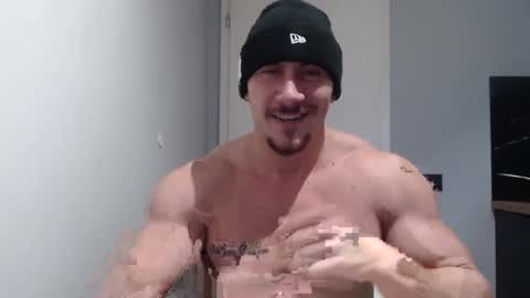  ------- SEX SHOW WITH GUYS AND GIRLS  MUSCLE SHOW online show from December 30, 2024, 9:59 am