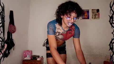 Snapshot of angelsdustxxx chatting on December 3, 2024, 8:16 am online show from December 3, 2024, 8:16 am