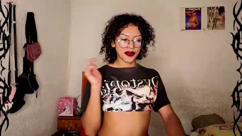 Snapshot of angelsdustxxx chatting on December 5, 2024, 5:04 am online show from December 5, 2024, 5:04 am