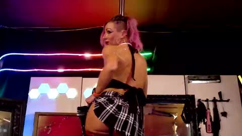 Snapshot of angelsparkle80 chatting on October 18, 2025, 5:32 am Madison Marie online show from October 18, 2025, 5:32 am