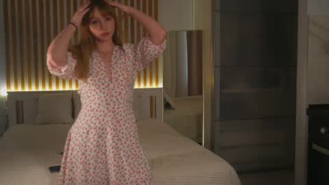 Luna online show from April 24, 2026, 3:58 pm